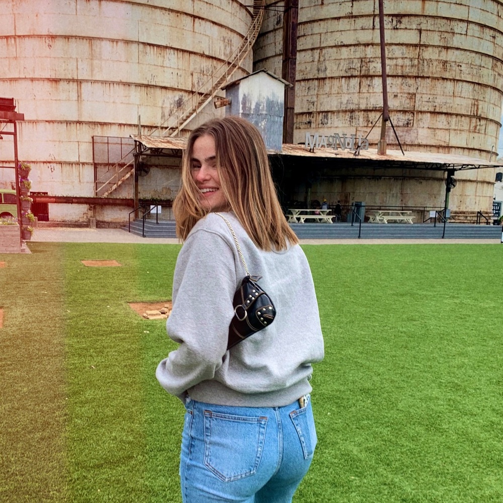 Meet your Posher, Emily